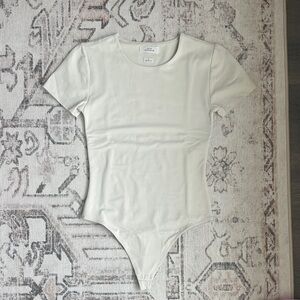 NWOT Aritzia Babaton Contour Crew Bodysuit